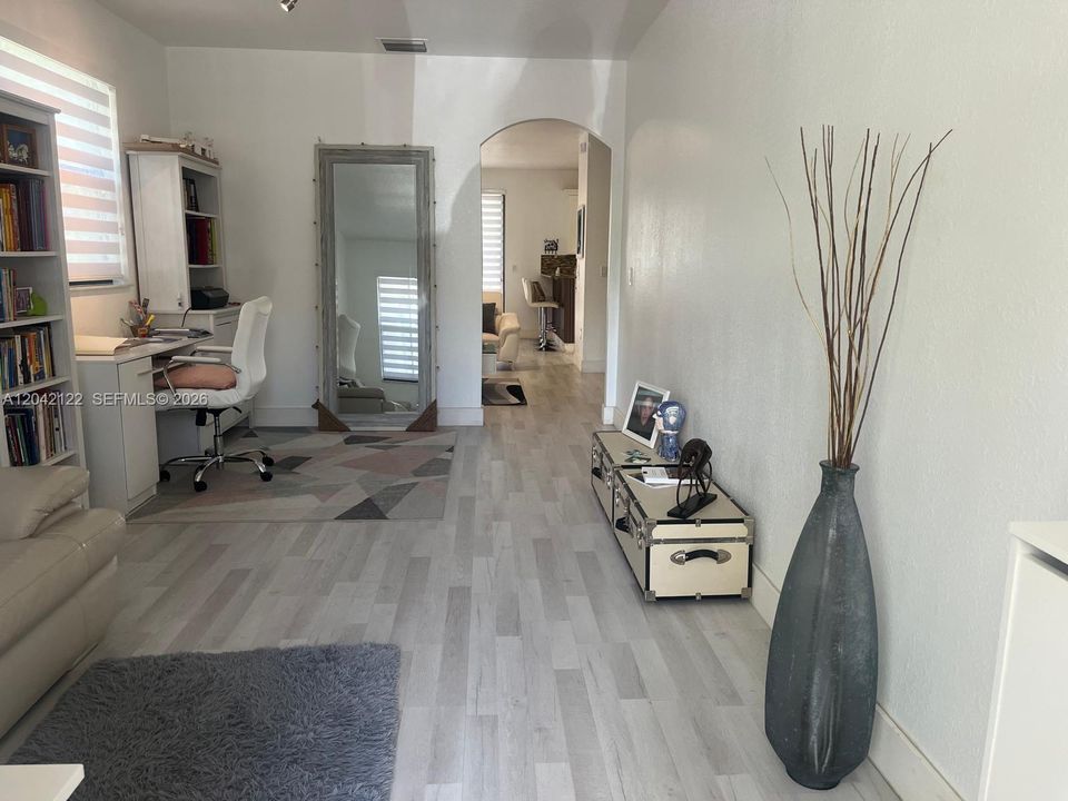 В аренду: $4,500 (4 спален, 2 ванн, 1821 Квадратных фут)