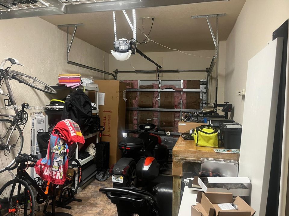 В аренду: $4,500 (4 спален, 2 ванн, 1821 Квадратных фут)