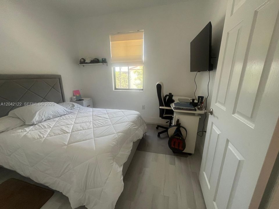 В аренду: $4,500 (4 спален, 2 ванн, 1821 Квадратных фут)