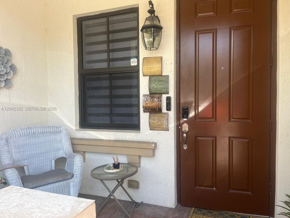 В аренду: $4,500 (4 спален, 2 ванн, 1821 Квадратных фут)