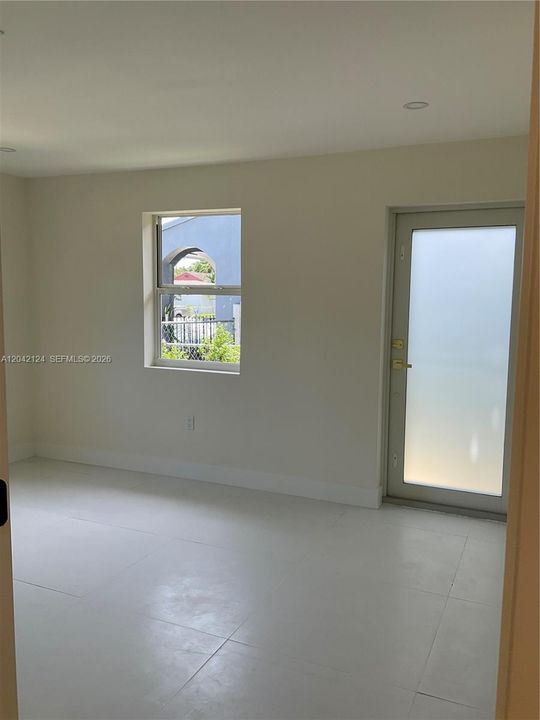 1# bed/den with private entrance