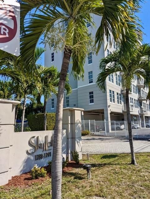 For Rent: $2,650 (2 beds, 2 baths, 1234 Square Feet)