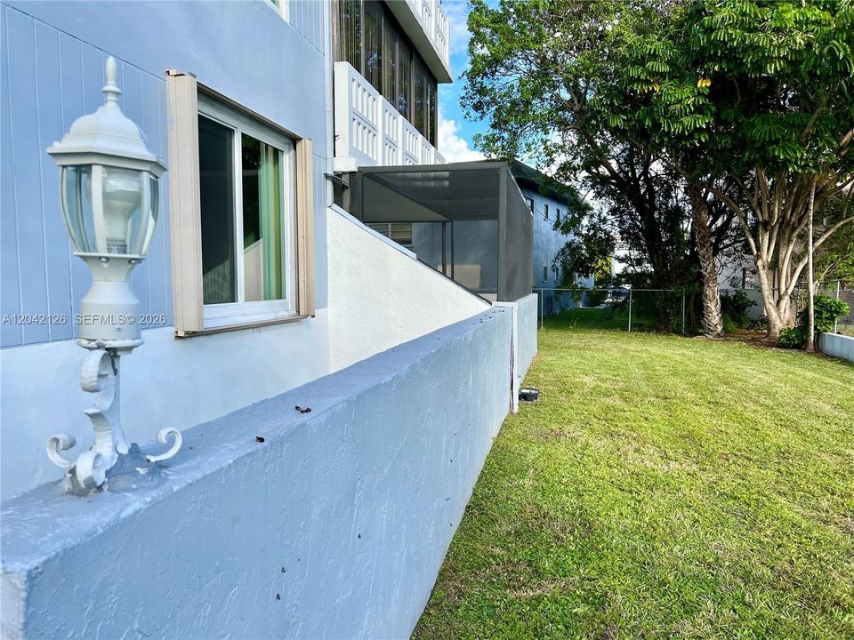В аренду: $2,300 (2 спален, 2 ванн, 1150 Квадратных фут)