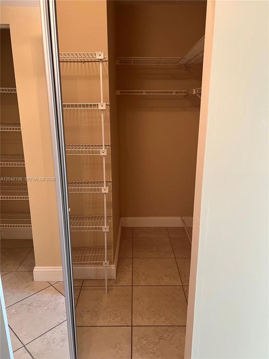 В аренду: $2,300 (2 спален, 2 ванн, 1150 Квадратных фут)