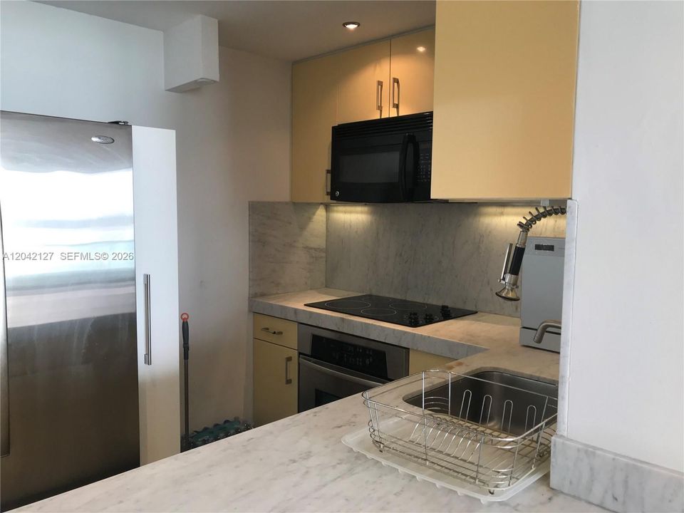 В аренду: $3,600 (1 спален, 1 ванн, 852 Квадратных фут)