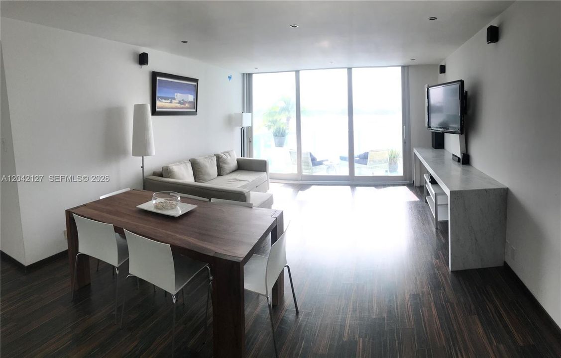 В аренду: $3,600 (1 спален, 1 ванн, 852 Квадратных фут)