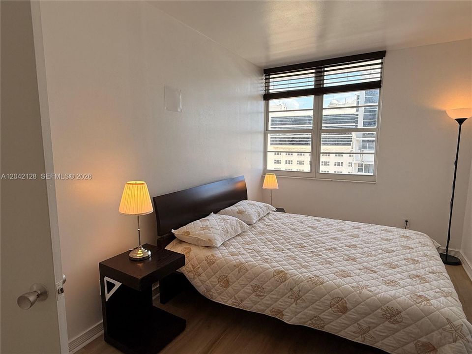 В аренду: $2,500 (0 спален, 1 ванн, 565 Квадратных фут)