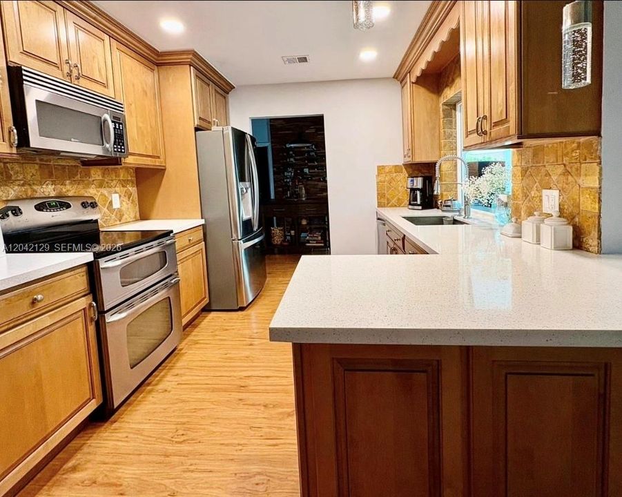 En Renta: $4,500 (4 camas, 2 baños, 1818 Pies cuadrados)