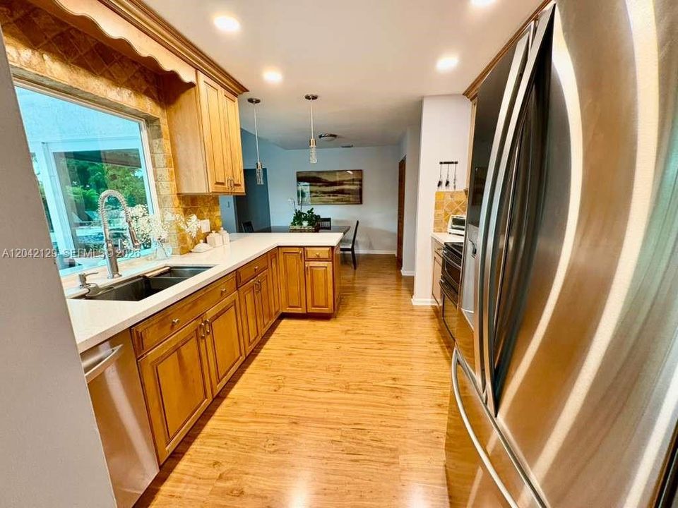 En Renta: $4,500 (4 camas, 2 baños, 1818 Pies cuadrados)