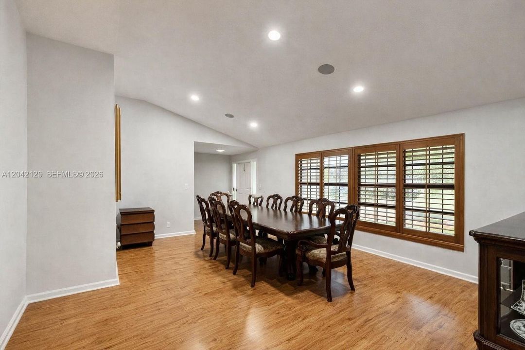 En Renta: $4,500 (4 camas, 2 baños, 1818 Pies cuadrados)