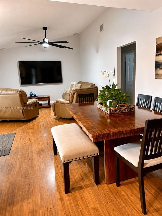 En Renta: $4,500 (4 camas, 2 baños, 1818 Pies cuadrados)