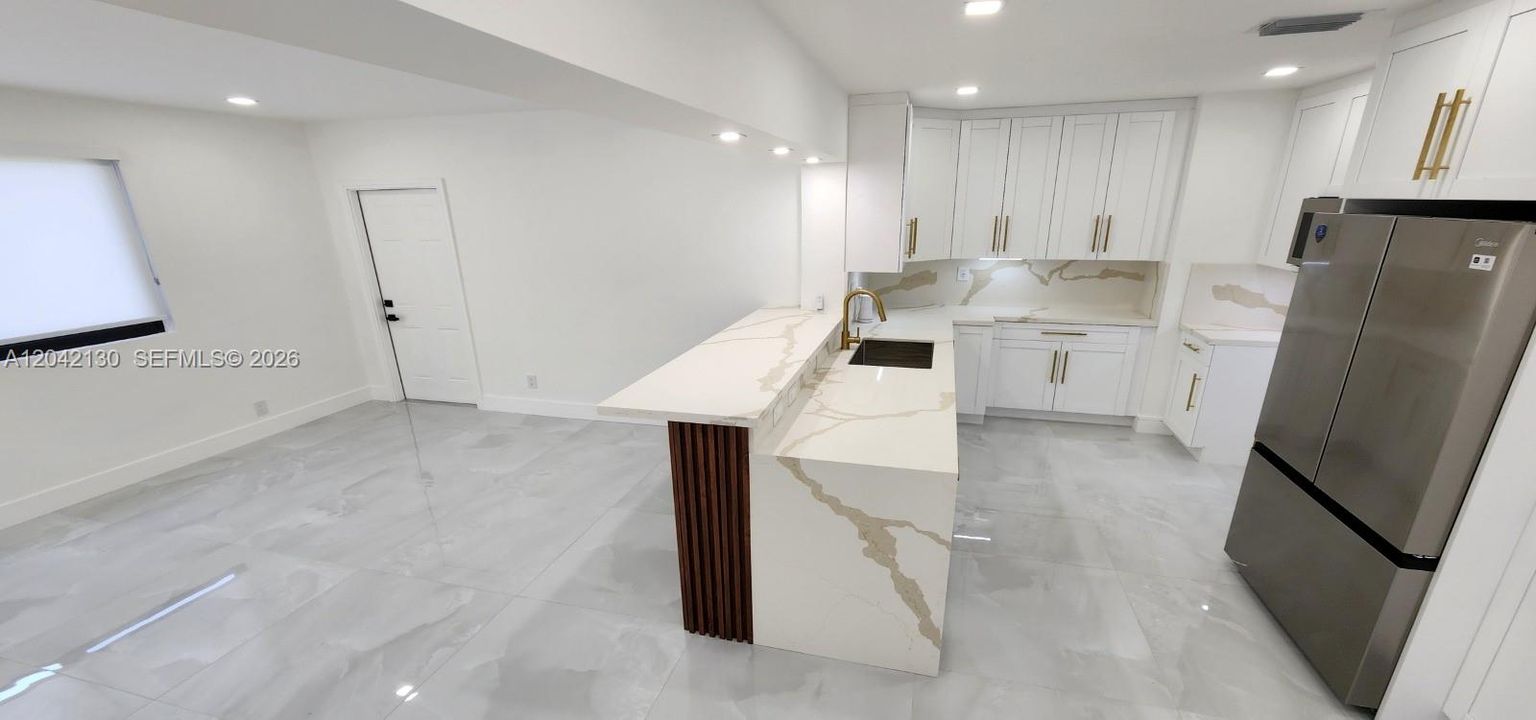 На продажу: $589,500 (3 спален, 2 ванн, 1103 Квадратных фут)