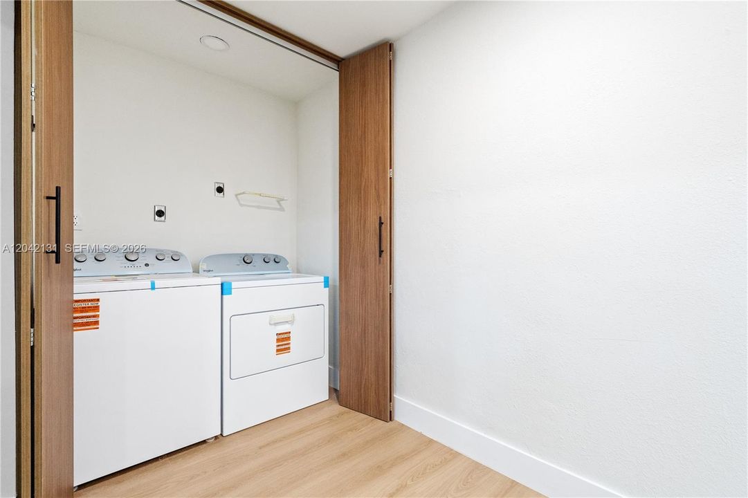 На продажу: $499,900 (3 спален, 2 ванн, 1358 Квадратных фут)