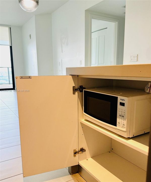 For Rent: $3,300 (1 beds, 1 baths, 850 Square Feet)