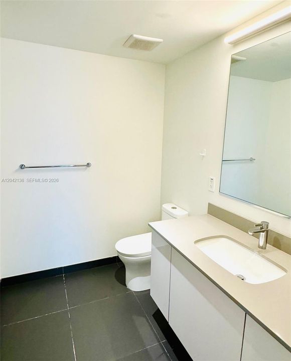 For Rent: $3,300 (1 beds, 1 baths, 850 Square Feet)
