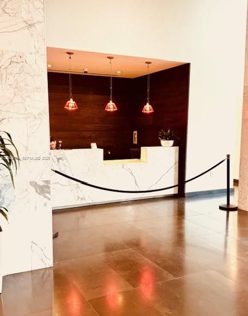 For Rent: $3,300 (1 beds, 1 baths, 850 Square Feet)