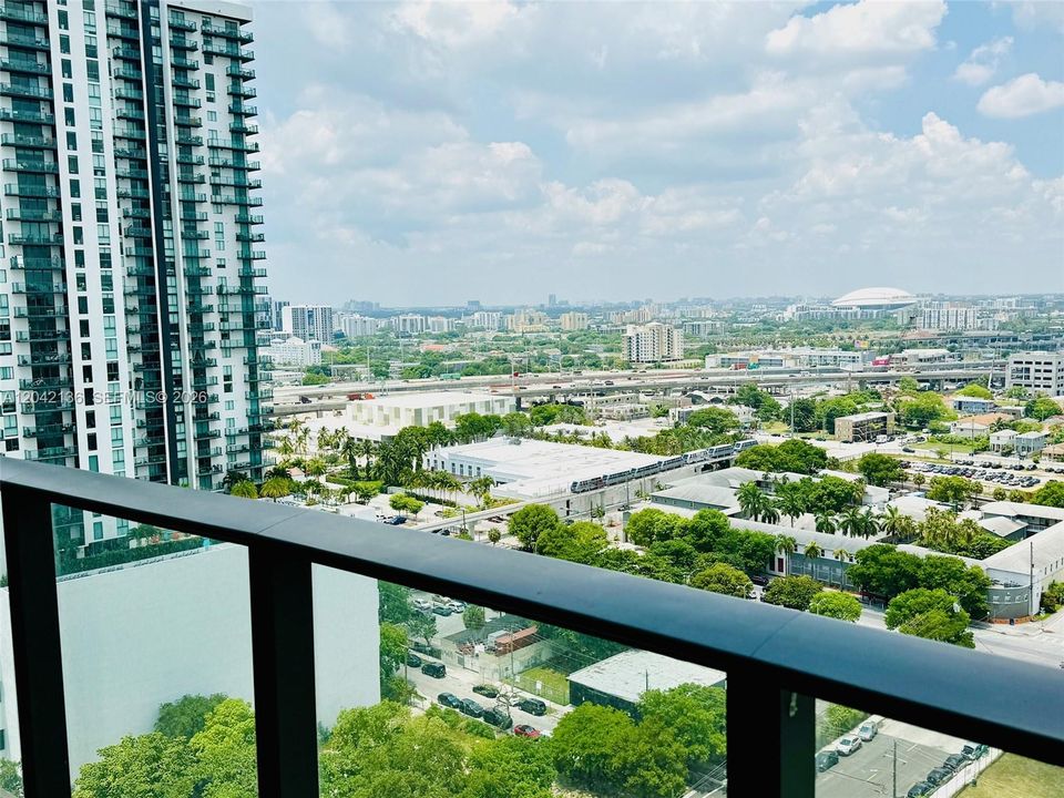 For Rent: $3,300 (1 beds, 1 baths, 850 Square Feet)