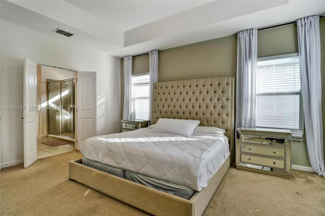 В аренду: $3,500 (5 спален, 5 ванн, 3067 Квадратных фут)