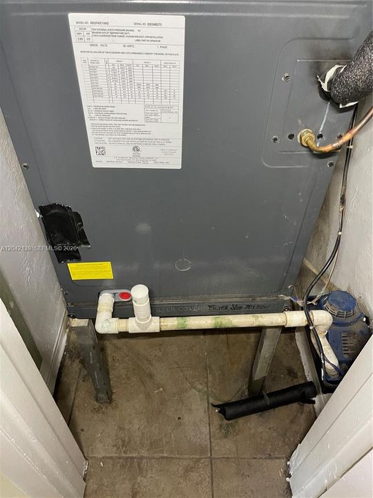 For Rent: $3,550 (3 beds, 1 baths, 1300 Square Feet)