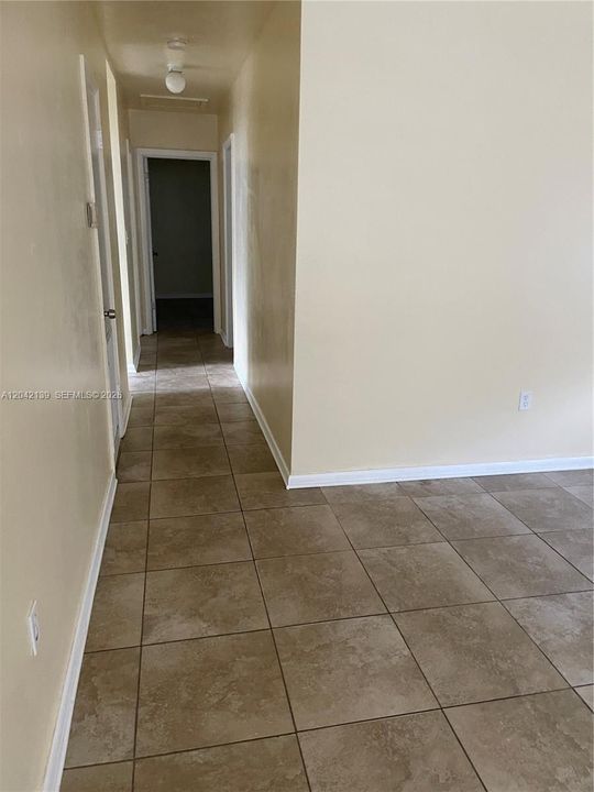 For Rent: $3,550 (3 beds, 1 baths, 1300 Square Feet)