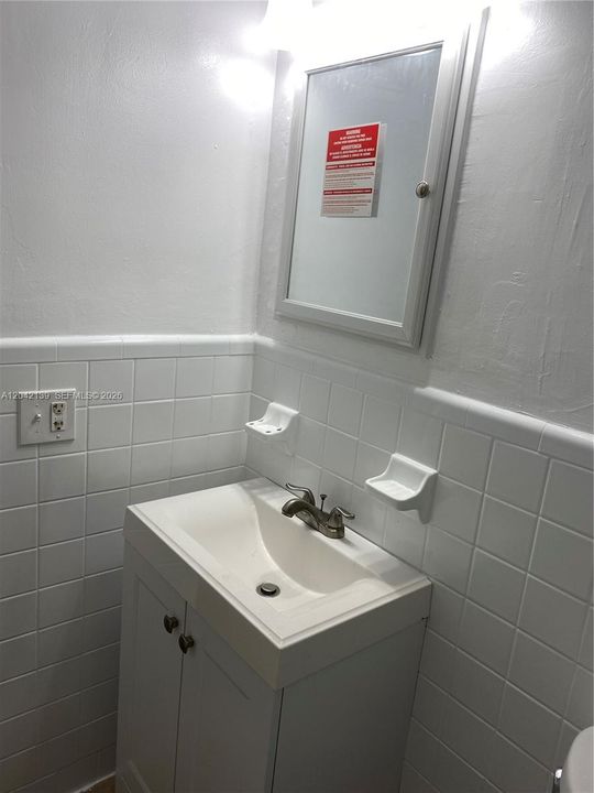For Rent: $3,550 (3 beds, 1 baths, 1300 Square Feet)