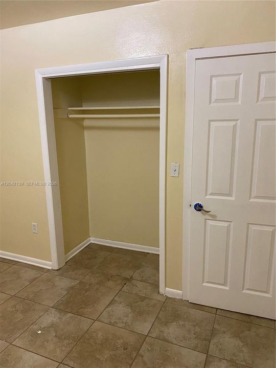 For Rent: $3,550 (3 beds, 1 baths, 1300 Square Feet)