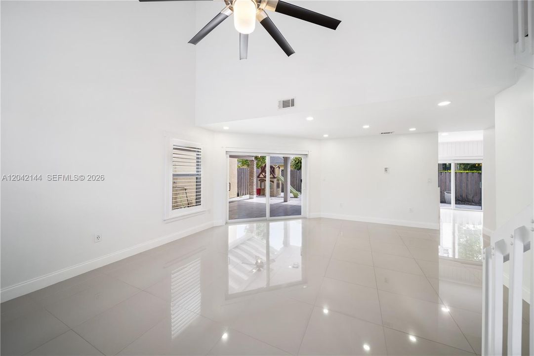 For Sale: $635,000 (3 beds, 2 baths, 1622 Square Feet)