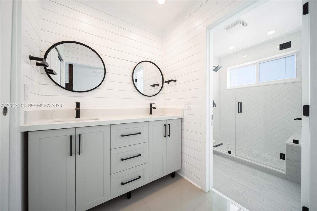 For Sale: $635,000 (3 beds, 2 baths, 1622 Square Feet)