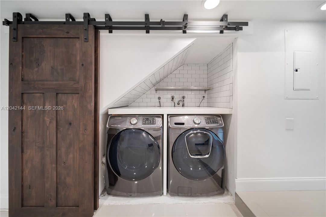 For Sale: $635,000 (3 beds, 2 baths, 1622 Square Feet)