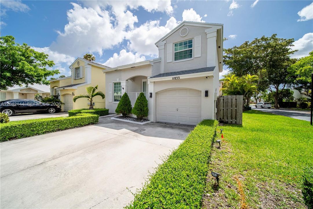 For Sale: $635,000 (3 beds, 2 baths, 1622 Square Feet)