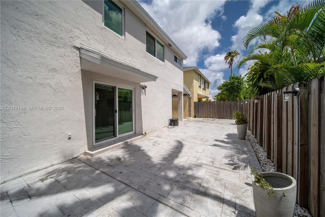 For Sale: $635,000 (3 beds, 2 baths, 1622 Square Feet)