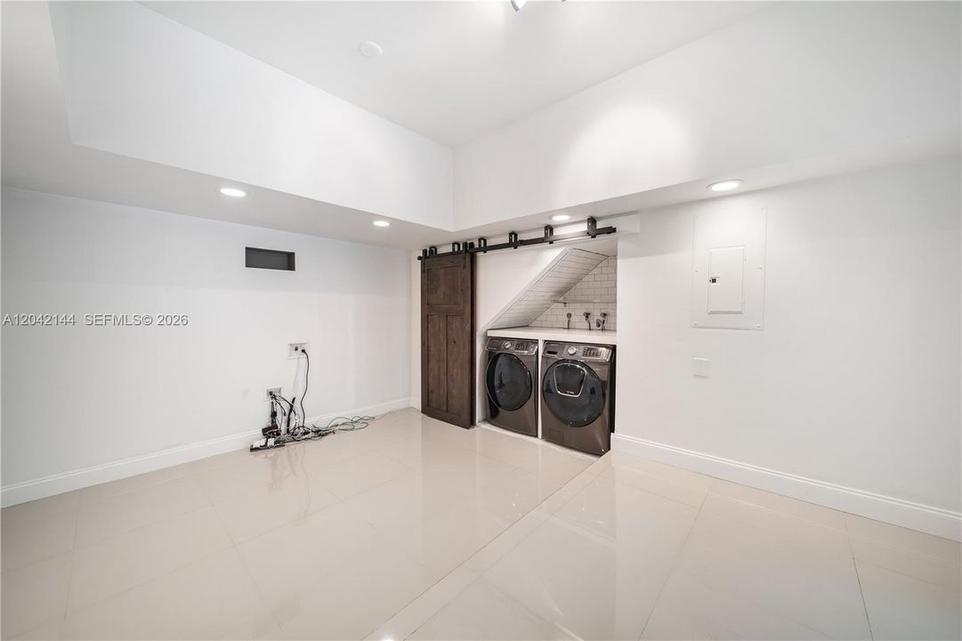 For Sale: $635,000 (3 beds, 2 baths, 1622 Square Feet)