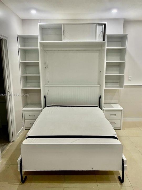 For Rent: $1,475 (0 beds, 1 baths, 330 Square Feet)