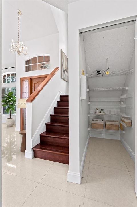 На продажу: $739,900 (4 спален, 2 ванн, 1857 Квадратных фут)