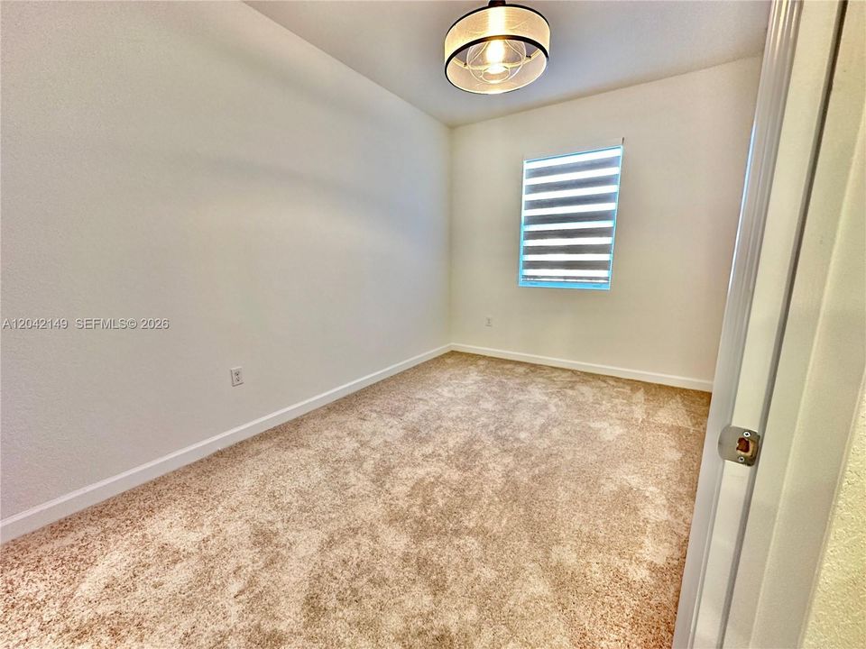 В аренду: $3,500 (3 спален, 2 ванн, 1668 Квадратных фут)