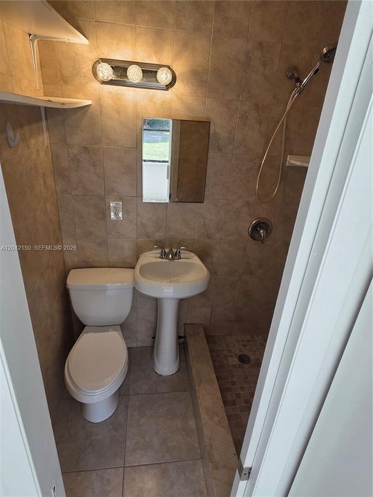 В аренду: $1,250 (0 спален, 1 ванн, 0 Квадратных фут)
