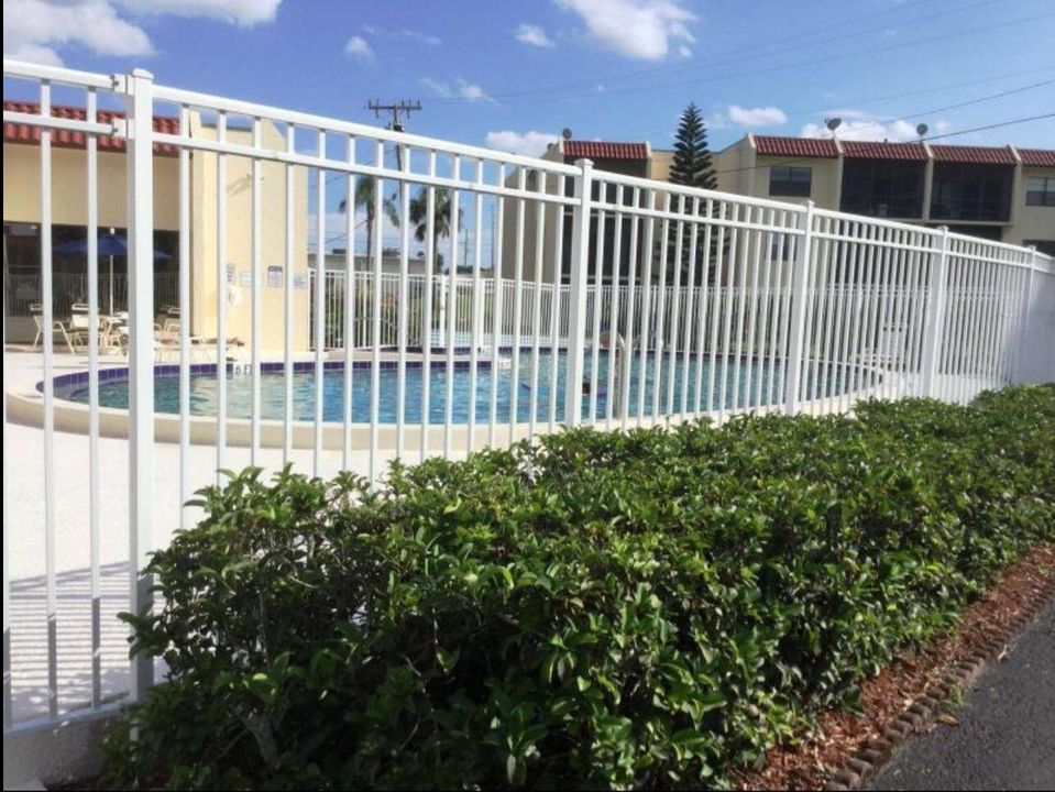 Island House Pool