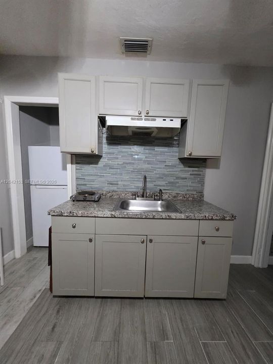 В аренду: $1,900 (1 спален, 1 ванн, 2510 Квадратных фут)