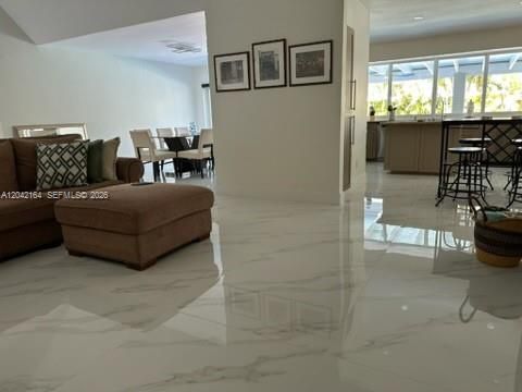 В аренду: $9,500 (4 спален, 3 ванн, 2417 Квадратных фут)