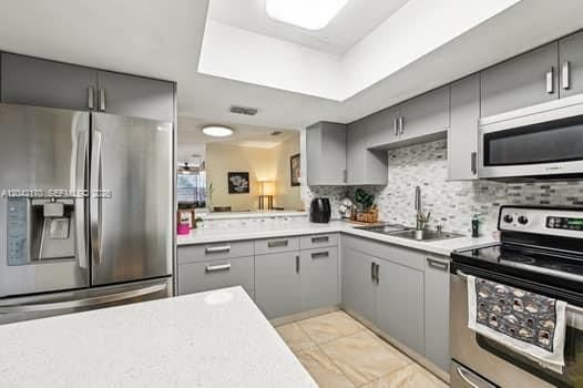 На продажу: $399,900 (2 спален, 2 ванн, 1381 Квадратных фут)