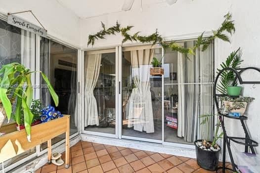 На продажу: $399,900 (2 спален, 2 ванн, 1381 Квадратных фут)