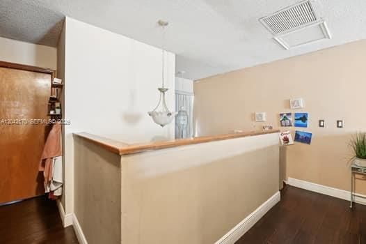 На продажу: $399,900 (2 спален, 2 ванн, 1381 Квадратных фут)