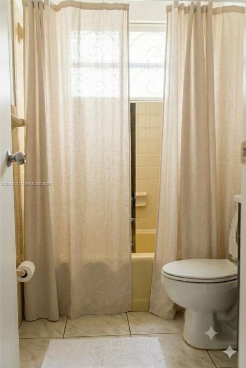На продажу: $146,000 (2 спален, 1 ванн, 807 Квадратных фут)