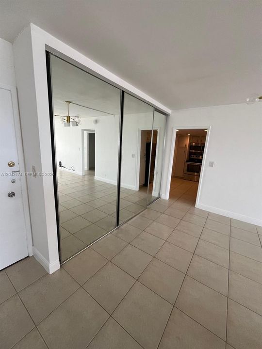 В аренду: $2,550 (1 спален, 1 ванн, 942 Квадратных фут)