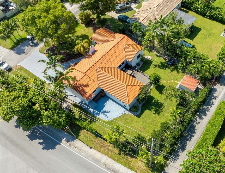 На продажу: $1,390,000 (4 спален, 3 ванн, 2032 Квадратных фут)