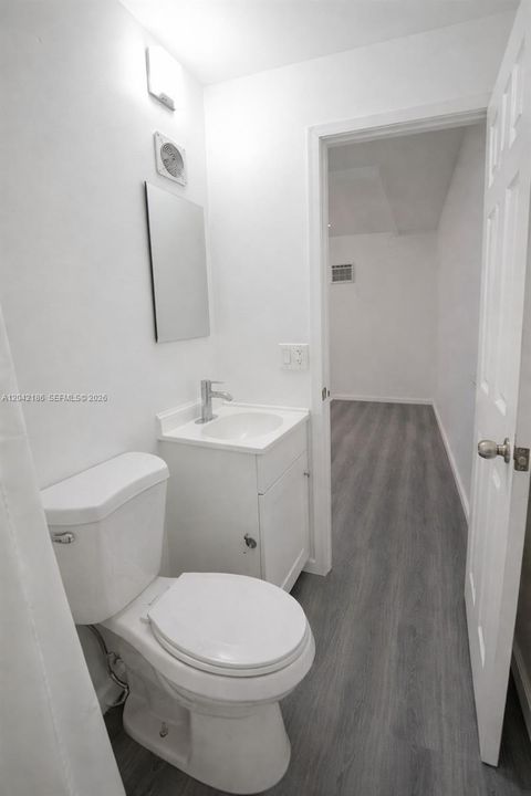На продажу: $219,000 (3 спален, 3 ванн, 1034 Квадратных фут)
