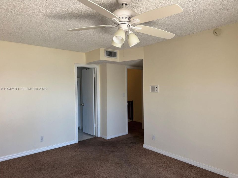 В аренду: $2,600 (2 спален, 2 ванн, 1550 Квадратных фут)