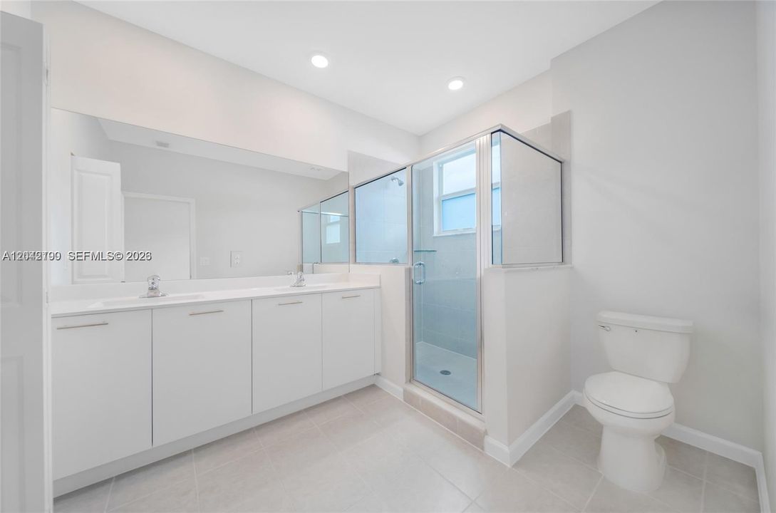 En Venta: $484,000 (3 camas, 2 baños, 1442 Pies cuadrados)