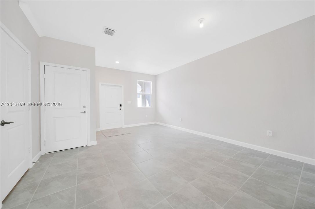 En Venta: $484,000 (3 camas, 2 baños, 1442 Pies cuadrados)