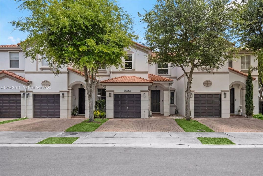 En Venta: $645,000 (3 camas, 2 baños, 1683 Pies cuadrados)